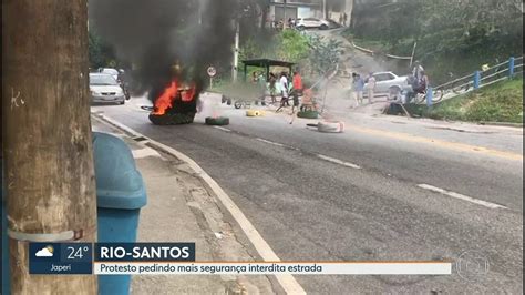 Rio Santos Ficou Fechada Por Uma Hora Rj G