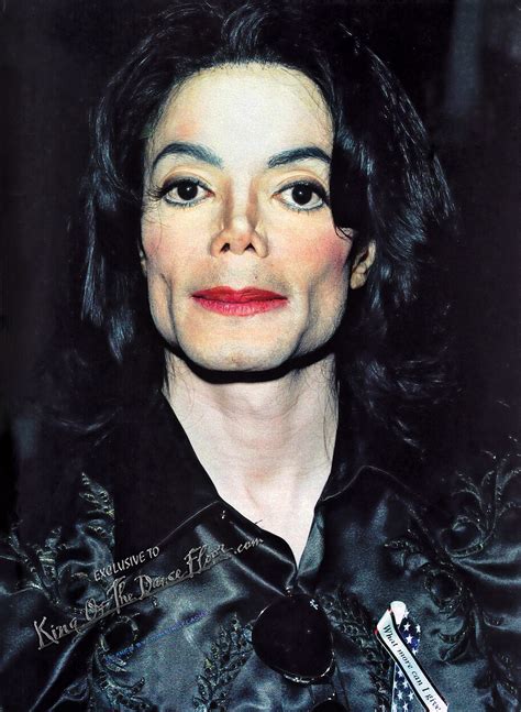 Jackson began his career when he was seven years old as the lead singer of the jackson 5, breaking into stardom in 1969 after signing. Michael Jackson Biography - The King Of POP