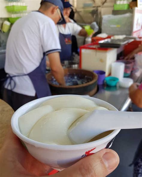 3 cawan air (3 cups water) 1 blok gula melaka (1 block palm funny mountain is a popular soya bean milk & tau fu fah spot in ipoh, perak, malaysia. 21 Best & Famous Ipoh Food 2020 Guide (Includes Non ...