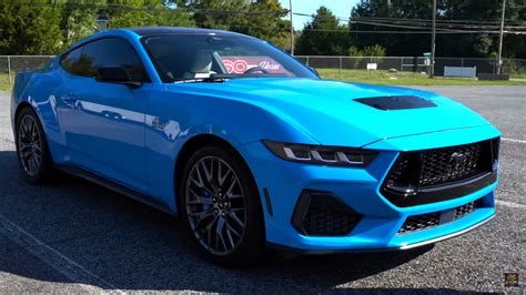 2024 Ford Mustang GT Drags Old-School Racers, Someone Takes a Major