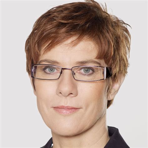 Sep 04, 2021 · after the federal election: Neue Ministerpräsidentin für das Saarland: Annegret Kramp ...