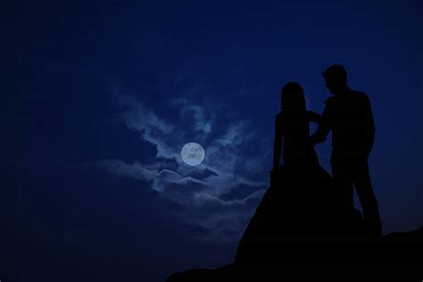 Best Romance Moonlight Couple Silhouette Stock Photos Pictures