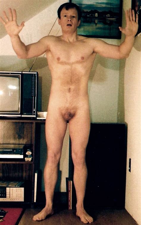 File Nude Male Caught By Surprise Wikimedia Commons