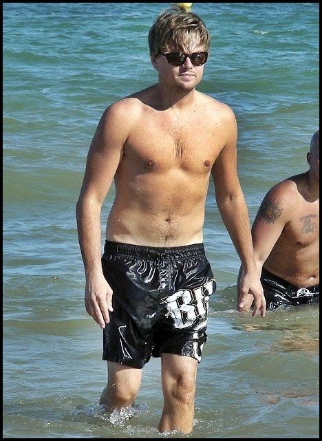 Sexy Leonardo Dicaprio Shirtless In Shorts In The Ocean Leonardo Dicaprio Shirtless Shirtless