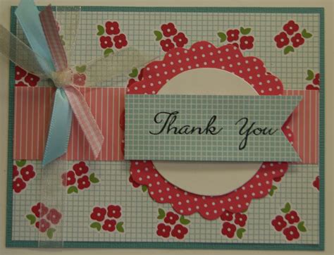 1 magnetic closure box (8 x 8 x 3/20.3cm x 20.3cm x 7.6cm) design up to 10 thank you cards with this cardmaking kit. Mom and Me Scrapbooking: Thank You Card Kits