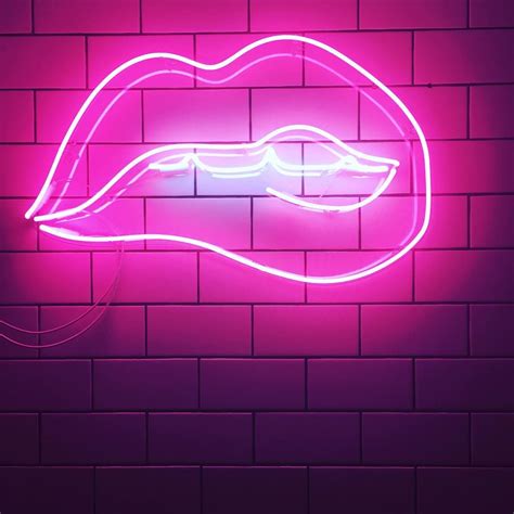 Neon Lips Forever 💓💓💓 Neon Lips Pinklights Neonlove Neon