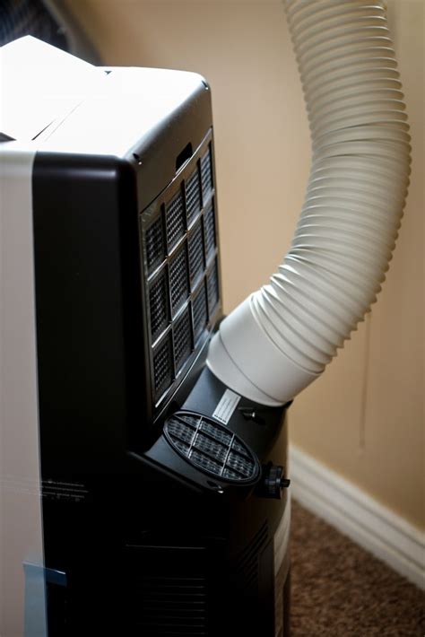 There are lots of ways to keep a room cool in summer without ac, from taking advantage of pressure points to. How to Stay Cool in Summer without a hurt power bill