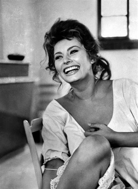 Sophia Lorens Secret Moments Sophia Loren Sofia Loren Alfred