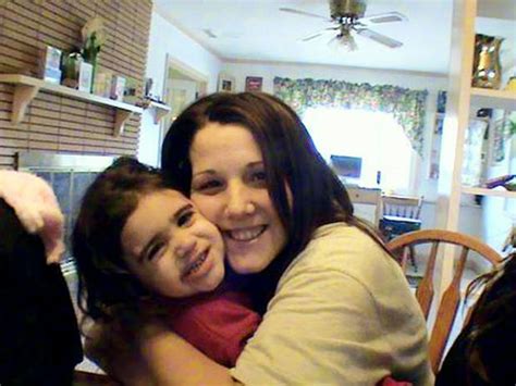 Kenzie Houk With Her Daughter Kenzie Houk Pregnant And Murdered