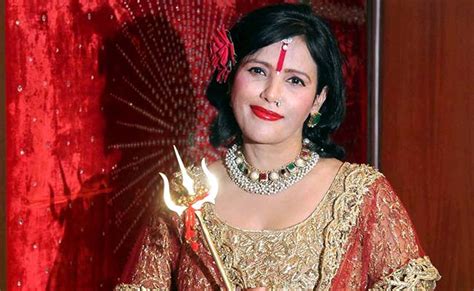 Actress Dolly Bindra Accuses Radhe Maa Of Sexually Exploiting Her राधे मां के लिए नई मुसीबत