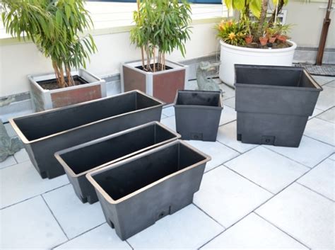 Large wood planters with rugged waterproof liners, shown here with integrated gates and screen wall, forming a roof top dog park, are custom built to your size by american craftsmen using a proprietary aluminum leg design that allows for a unique lifetime structural warranty. DSD Planter Liners - Plastic Liners - Heavy-duty liners ...