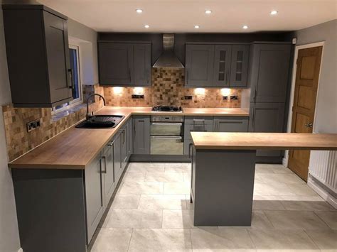 Average cost to stain or paint cabinets. Kitchen Spray Painting | Decorative Spray Paint Kitchen Cupboard