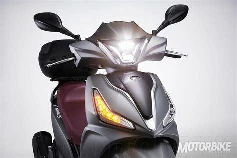 The best new scooters from motorcycle live 2019! KYMCO Agility+ 300 / People S 300 2019: Nuevos scooter 300 ...