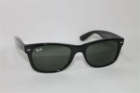 Ray Ban Sunglasses New Wayfarer Black Frame Green Lens Rb2132 901 52mm