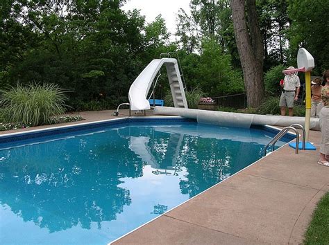 See more ideas about in ground pools, pool landscaping, backyard pool. Schwimmbad im eigenen Garten: Möglichkeiten in jeder ...