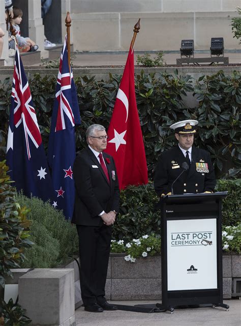 Anzac Day Last Post Ceremony Commemorating Sergeant Char Flickr