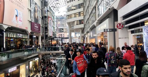 Which restaurants offer the best deals on friday? Huge crowds shop for Black Friday deals in Toronto