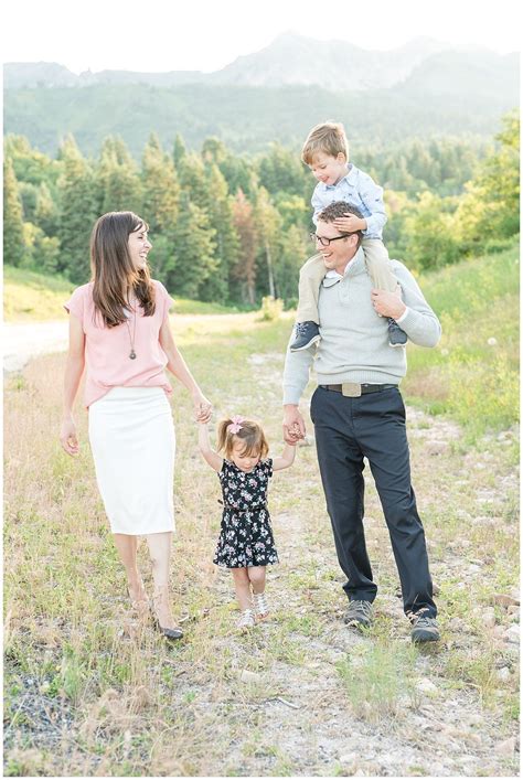 Summertime Snowbasin Family Pictures | Utah family photographer, Family photographer, Family ...