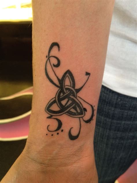 Celtic Love Knot Wrist Tattoos For Guys Celtic Knot Tattoo Celtic