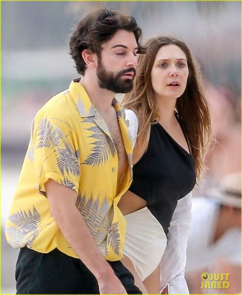 Elizabeth Olsen And Boyfriend Robbie Arnett Hit The Beach In Mexico