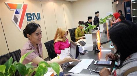 Tidak hanya sms notifikasi, nama pelaku umkm juga akan terdaftar sebagai penerima di laman resmi yang disediakan bank bri dan bni. Daftar Cabang Bank BNI Buka Sabtu Dan Minggu Bandung, Bogor, Surabaya