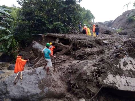 4 Dead 19 Missing In Landslide Hit Buildings In Philippines Ctv News