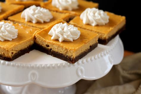 These Gingersnap Pumpkin Cheesecake Bars Have A Crunchy Gingersnap