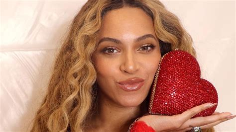Beyoncé Goes Back To Blond With A New Hairdo Essence
