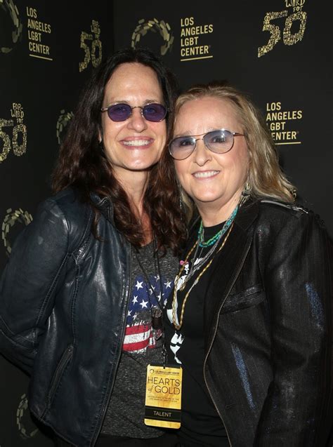 Photo Melissa Etheridge Linda Wallem Soirée Lgbt Hearts Of Gold