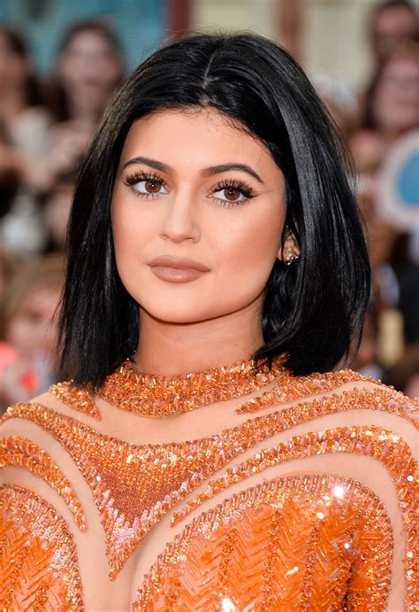 Kylie Jenner Debuts New Short Hair At Nyfw — See The Pics