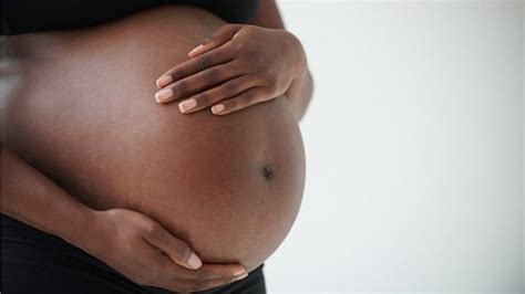 Les étapes de la grossesse ce qui arrive au bébé et aux femmes enceintes à chaque mois BBC