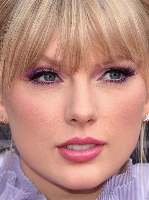 Close Up Of Taylor Swift At The 2019 Billboard Music Awards Newchic