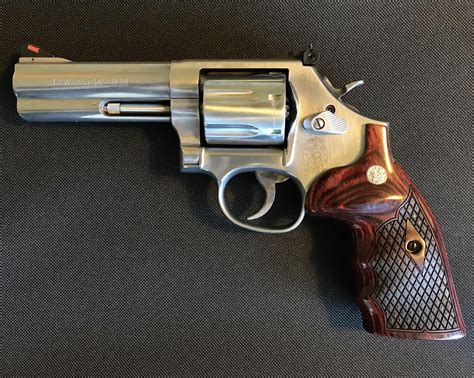My First Smith 4 686 Altamont Rosewood Grips Rsmithandwesson