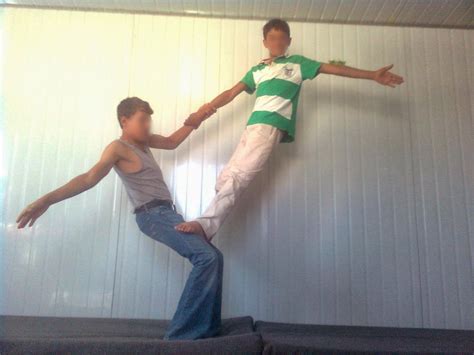 2 Person Simple Stunts Cousins Doing Pairs Acro 2 Person Stunts 2