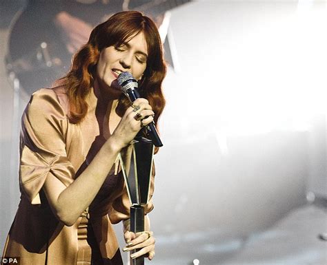 florence welch spontaneously performs you ve got the love on the tube after being spotted by