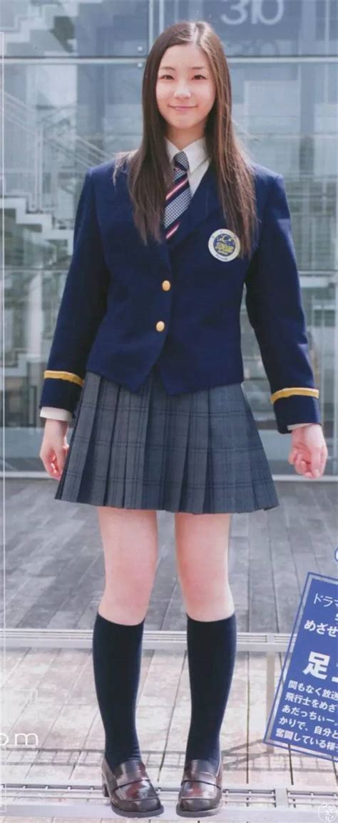 日本女生校服为什么设计那么短紧露？