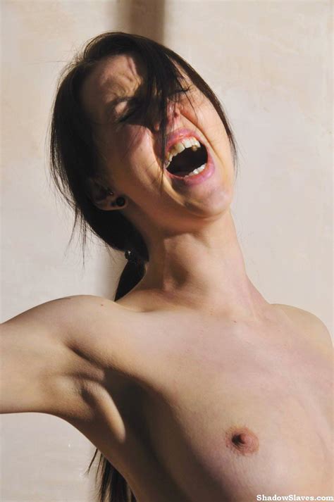 Naked Girl Paingate Scream Slave