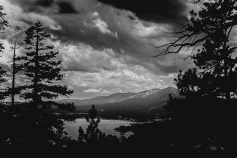 Grayscale Mountain Scenery · Free Stock Photo
