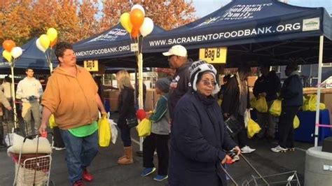 Näytä lisää sivusta sacramento food bank & family services facebookissa. Thousands line up for turkeys at Sacramento Food Bank