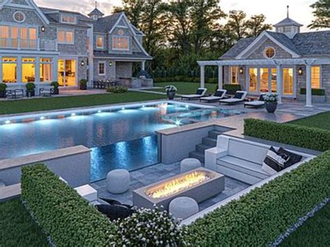 Hamptons Mansion Featuring A 13m Tv Hits The Market For 467 Million