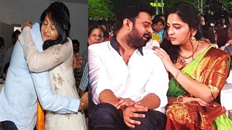 Anushka shetty pattu saree in wedding photos. Anushka's reaction to viral wedding photo with Prabhas ...