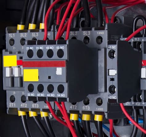 Contactores Eléctricos Sobre Tecnología