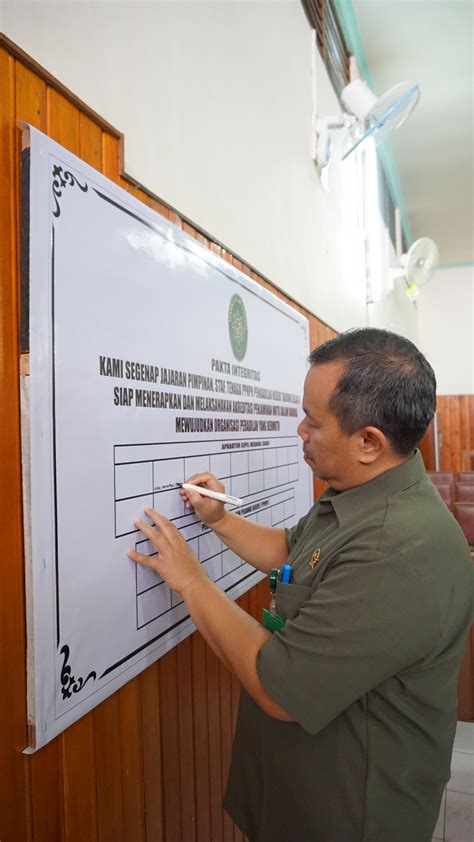 Menciptakan ketertiban dan kepastian dalam segala hal yang. PENANDATANGANAN PAKTA INTEGRITAS DAN PERJANJIAN KERJASAMA ...