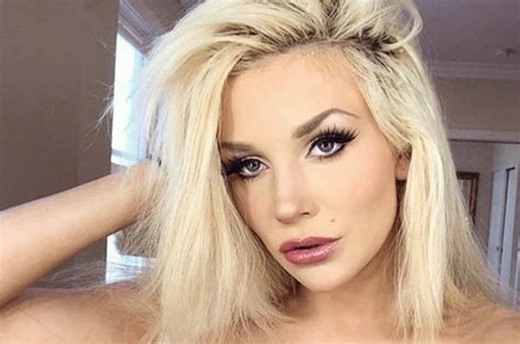 Celebs Go Dating Courtney Stodden Wows In Smoking Hot Topless Selfie