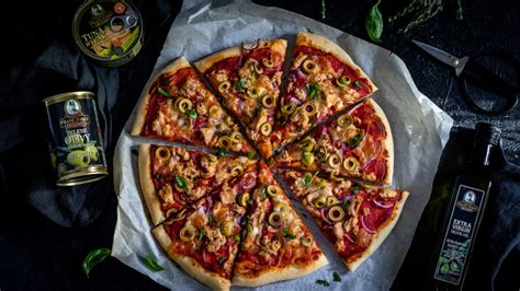 Tuniaková Pizza S Olivami Franz Josef Kaiser