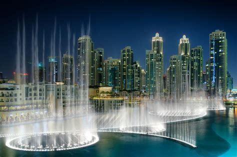كيف تقضي وقتًا ممتعًا عند زيارة نافورة دبي 2023 روائع السفر