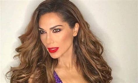 Nikos moraitis σtixoi το καταλαβα το καταλαβα… Δέσποινα Βανδή: Έτσι είναι μακριά από τα φώτα της ...