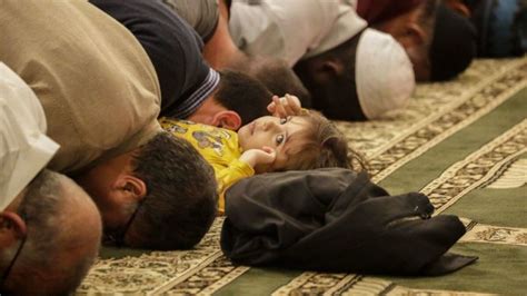 Muslims In Southern California Prepare For Beginning Of Ramadan Los