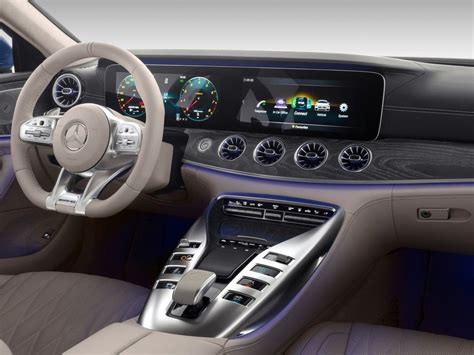 Three rear compartment versions, exclusive packages for. Mercedes provoca a Porsche con su AMG GT 4P - Cambiosecuencial