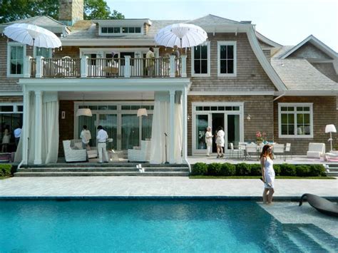 Holiday House Hits The Hamptons An All White Gala Kicks Off The